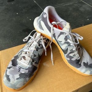 Men’s Nike shoes size 11.5